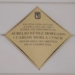 Placa conmemorativa de la Embajada de Chile en Madrid