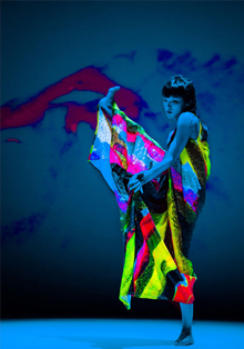 La Cloud Gate Dance Theatre taiwanesa se presenta con ‘13 Tongues’