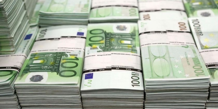 España cerró 2020 con el mayor déficit de la UE (11%) y la cuarta mayor deuda (120%)