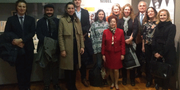 La Asociación de Diplomáticos Extranjeros visita la exposición ‘Mujeres Nobel’