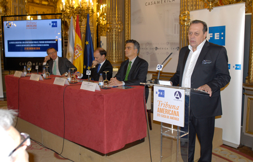 Argentina presenta una ambiciosa reactivación turística «para volver al mundo»