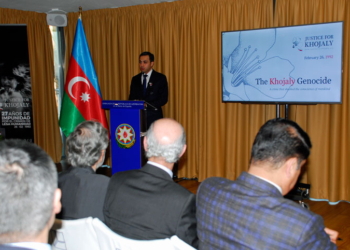 El embajador Anar Maharramov, durante su discurso./ Foto: AR