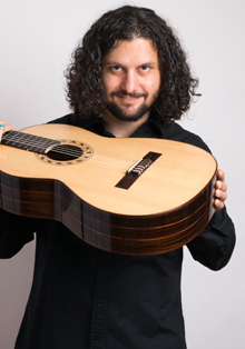 El músico Aaron Larget-Caplan llega al Instituto Internacional Madrid