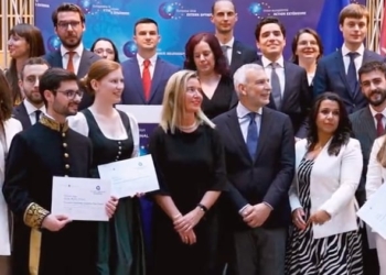 Se gradúa la primera promoción de la Academia Diplomática Europea