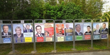 Los electores franceses de España prefieren a Macron y Fillon y castigan a Le Pen