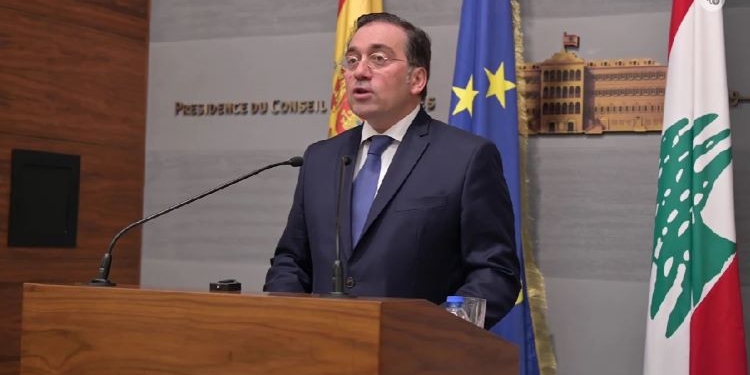 Albares asegura en Beirut que tiene la intención de visitar Israel “a la vez que Palestina”