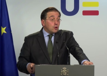 Albares: España no vetará la nueva misión europea en Mar Rojo, pero tampoco participará en ella