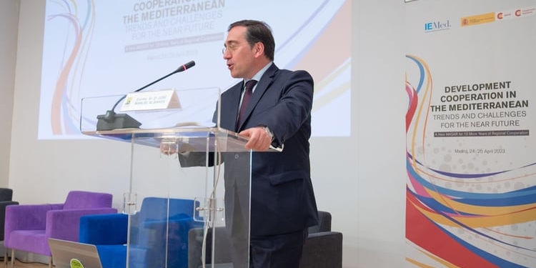 Albares anuncia una nueva estrategia de cooperación con países árabes