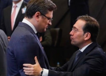 Albares: “El envío de armamento pesado de la OTAN a Ucrania no está ahora mismo sobre la mesa”