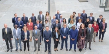 Albares aborda con la Mesa África la nueva estrategia de España hacia el continente