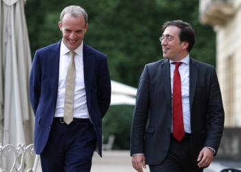 Albares ya tiene decidido quién será el nuevo embajador de España en Reino Unido