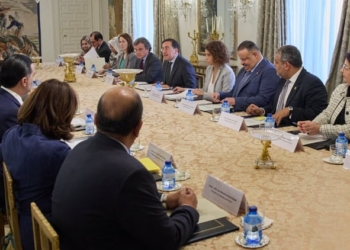 Albares analiza con los embajadores árabes la guerra entre Israel y Hamás