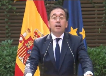 Albares se compromete ante los empresarios a priorizar la diplomacia económica