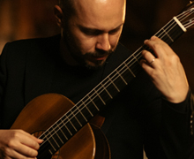 Alberto Mesirca, la guitarra clásica en el Instituto Italiano de Cultura