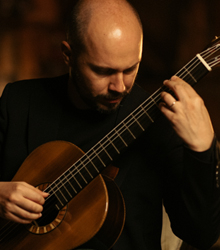 Alberto Mesirca, la guitarra clásica en el Instituto Italiano de Cultura