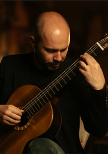 Alberto Mesirca, la guitarra clásica en el Instituto Italiano de Cultura