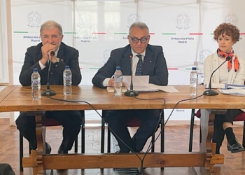 El alcalde de Génova expone en Madrid sus proyectos de inversión en infraestructuras