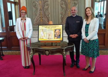 La embajadora Ana Teresa Ayala, a la derecha, en una foto de archivo./ Foto: Facebook