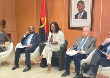 El embajador Dombe anima a España a participar en el desarrollo de energías limpias en Angola