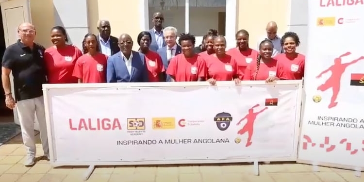 La Embajada de España patrocina en Angola un curso de entrenadoras de fútbol femenino