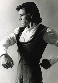 Exposición ‘Antonio Gades: Tierra, mar y fuego’ en el Fernán Gómez