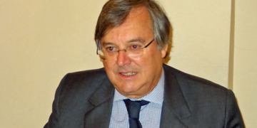 El diplomático Antonio Pérez-Hernández.