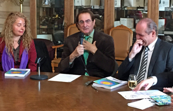 El presidente de Paz y Cooperación presenta su libro «Crónicas de la tercera España»