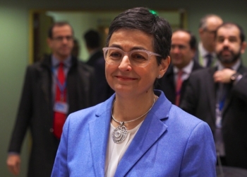 González Laya pide a EEUU y UE que “dejen de golpearse en la cabeza y cooperen”