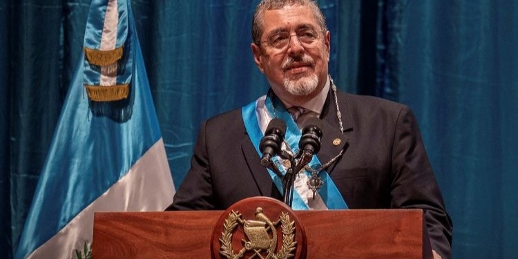 El Gobierno autoriza el acuerdo migratorio con Guatemala en vísperas de la visita de Arévalo