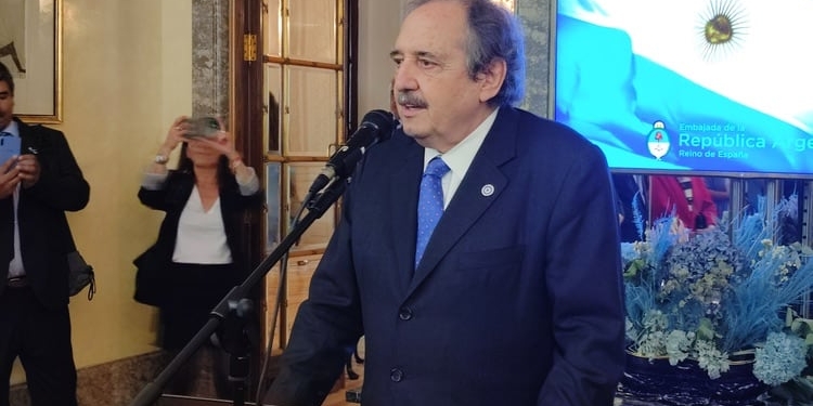 Alfonsín reclama reducir la «deuda social» latinoamericana y un «nuevo acuerdo con la UE»