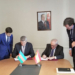 Ramiz Hasanov y Fernando Valenzuela firman el Memorando de Entendimiento./ Foto: Cortesía de la Embajada de Azerbaiyán