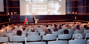 El embajador de Azerbaiyán presenta el documental ‘Corredor Interminable’