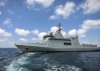 El 'Audaz' zarpó ayer del puerto de Rota rumbo a Lampedusa./ Foto: Armada Española