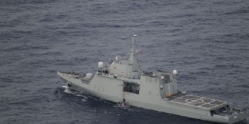 Londres mantiene su nivel de quejas por la entrada de barcos y aviones españoles en Gibraltar