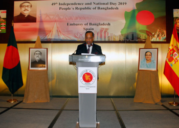 El embajador de Bangladés, durante su discurso./ Fotos: AR
