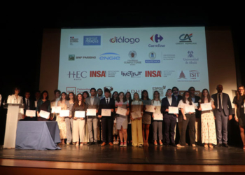 La Embajada de Francia entrega las becas Avenir del curso 2022-23