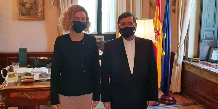 The president of the Congress and the Iranian ambassador, during their meeting