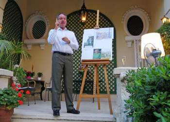 El embajador pronunció unas palabras de despedida./ Fotos: JDL