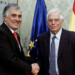 El embajador Jorge Ramiro Tapia con el ministro Josep Borrell./ Foto: Twitter