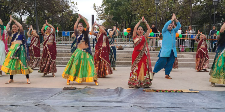 Éxito de público en el Festival Ole India en el Parque Enrique Tierno Galván