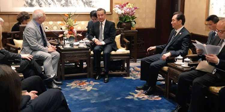 Las delegaciones de España y China, durante la reunión./ Foto: @JosepBorrellF