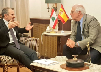 Josep Borrell con el presidente del Líbano.