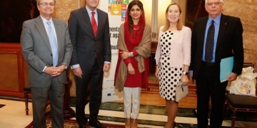 Borrell se compromete a “recuperar la política española de cooperación”