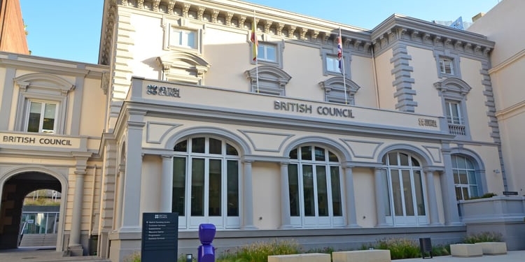 Reino Unido ofrece 11.500 euros a extranjeros para formarse como profesores de español