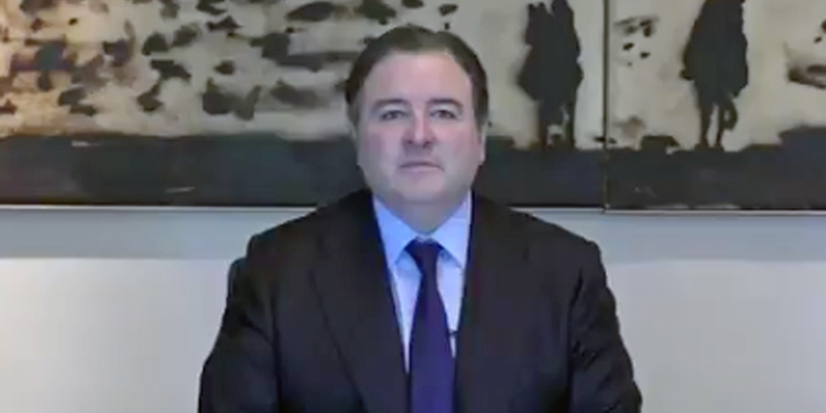 El embajador Duke Buchan III durante su intervención en Twitter.