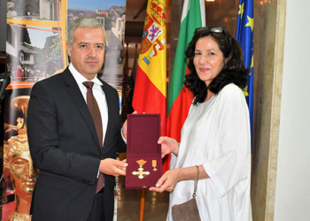 Bulgaria condecora al escritor y bulgarista español Juan Eduardo Zúñiga