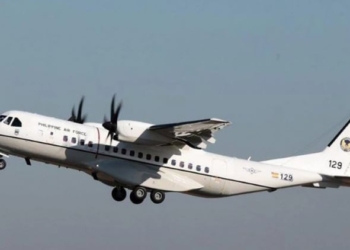 El presidente de Filipinas preside la entrega por España de un avión C295