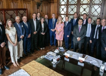 El presidente de Guatemala destaca ante CEAPI la política de su Gobierno contra la corrupción