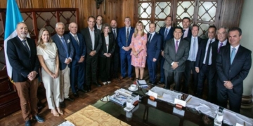 El presidente de Guatemala destaca ante CEAPI la política de su Gobierno contra la corrupción