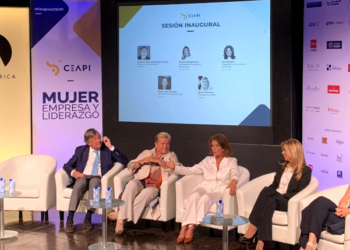 Antonio Pérez-Hernández, Director de Casa de América; María José Álvarez, presidenta del Grupo Eulen; Ana Botella, presidenta de la Fundación Integra; Bettina Bulgheroni, presidenta de la Fundación Educando; y Núria Vilanova, presidenta CEAPI. / Foto: @CEAPIconsejo